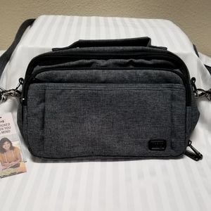 NWT Lug Scoop Crossbody bag